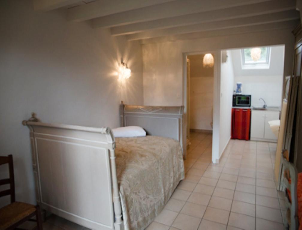 Le Petit Pont Hotel Moncé-en-Belin Екстериор снимка
