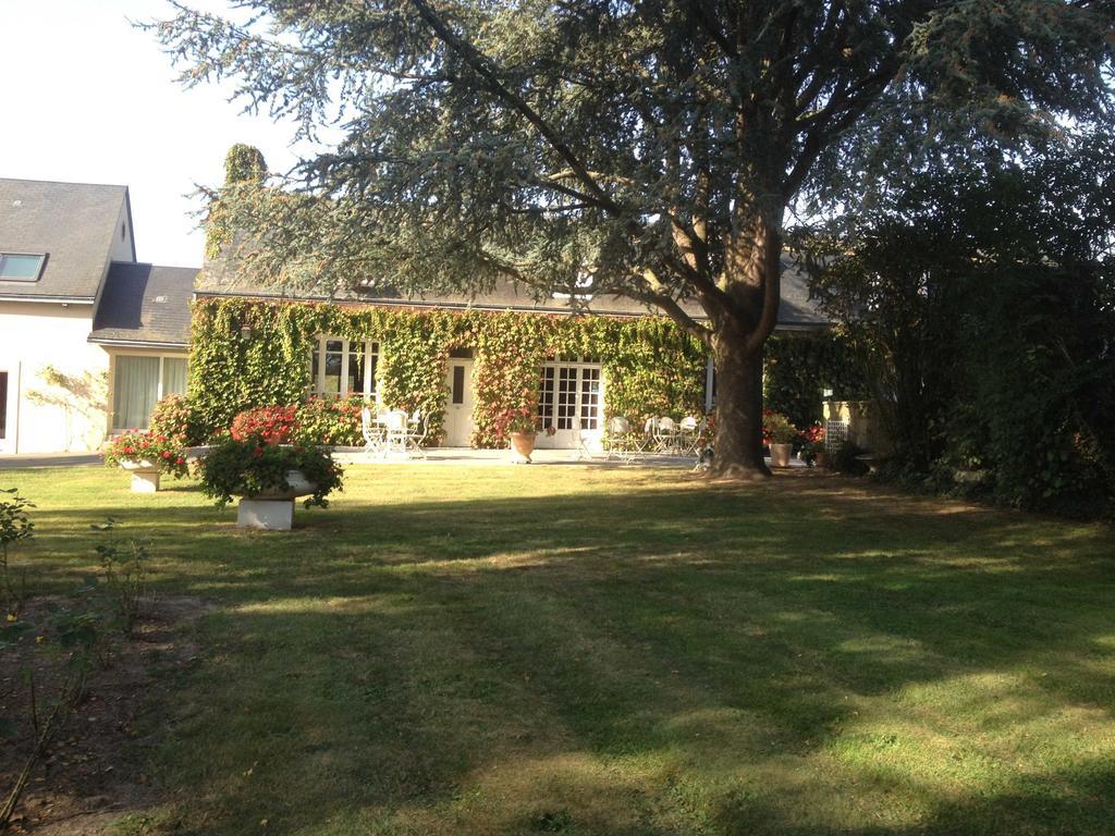 Le Petit Pont Hotel Moncé-en-Belin Екстериор снимка