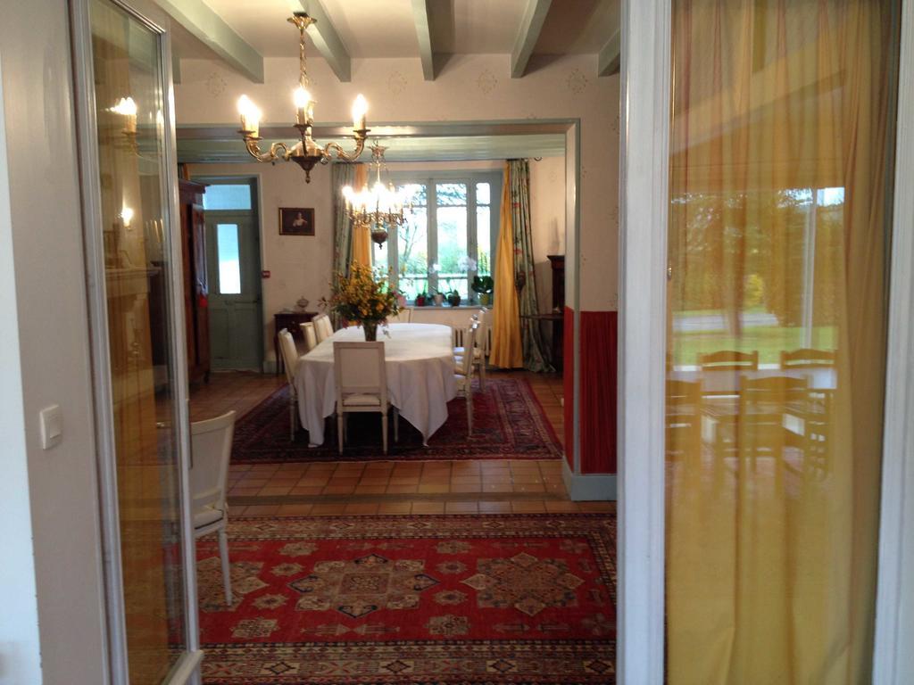 Le Petit Pont Hotel Moncé-en-Belin Екстериор снимка
