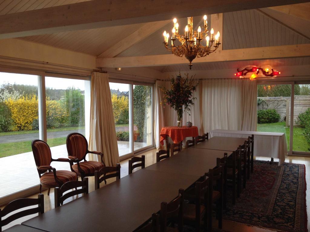 Le Petit Pont Hotel Moncé-en-Belin Екстериор снимка